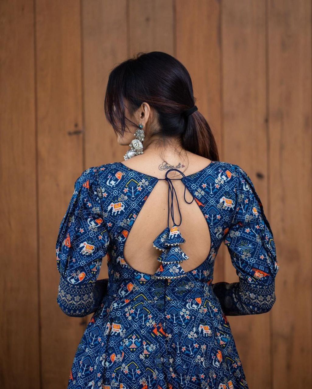 Stylish Fancy Trendy Printed Georgette Gown For Women For Party Wedding Festival Functions 19198